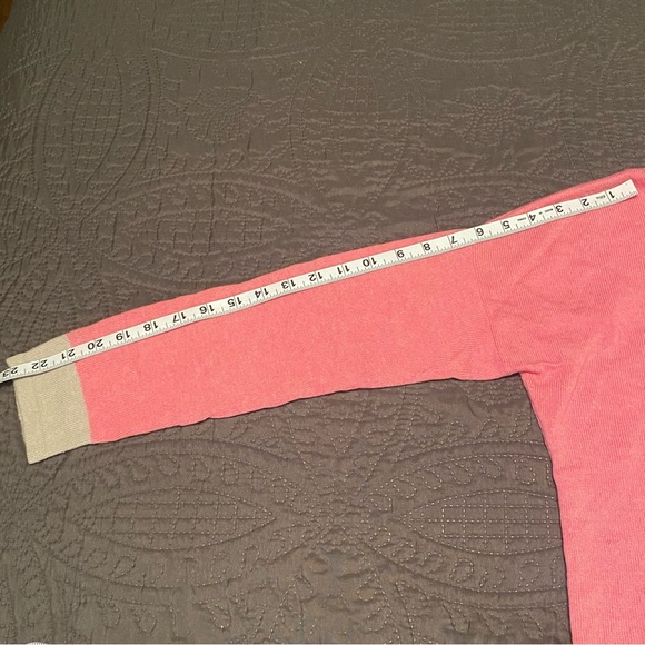 Turkish-T Cashmere Blend Oversized Sweater in Pink and Red - Picture 7 of 12